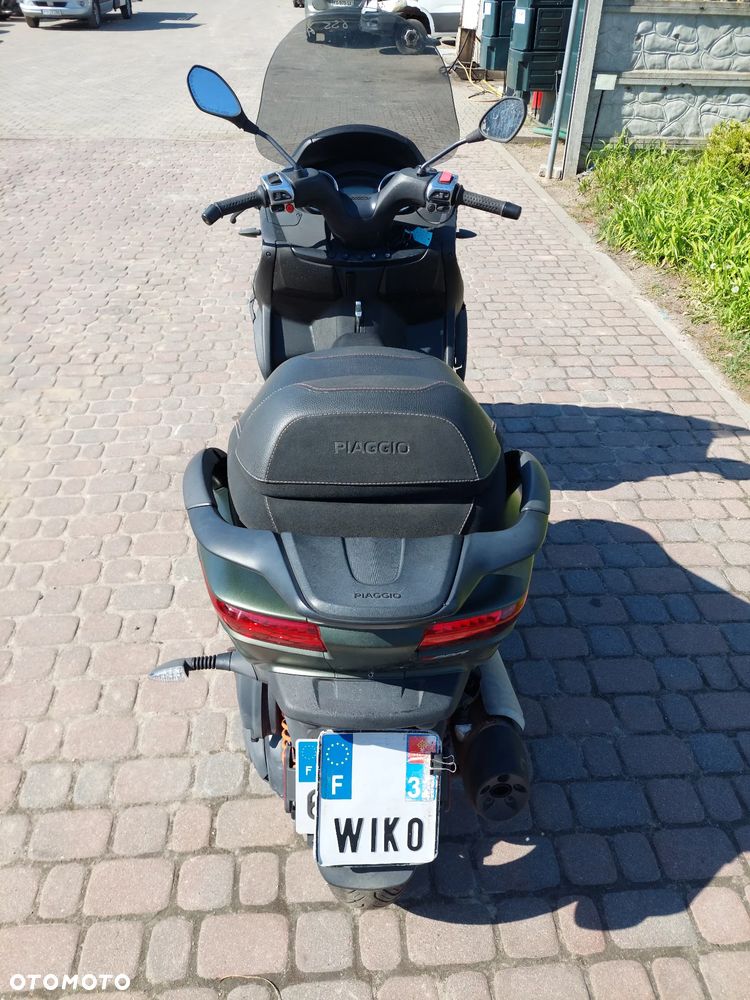 Piaggio MP-3 - 4