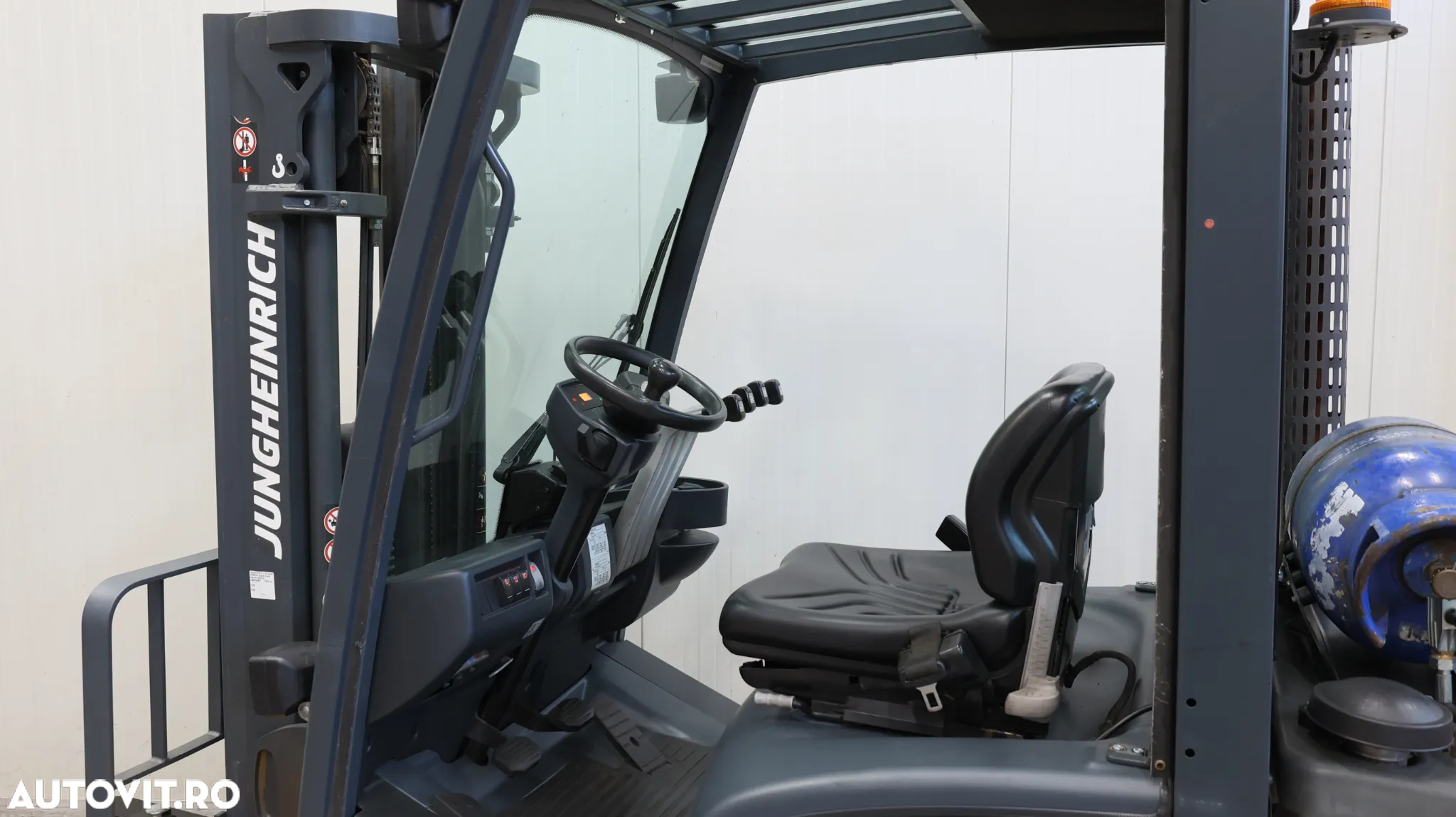 Jungheinrich TFG 320 - 9