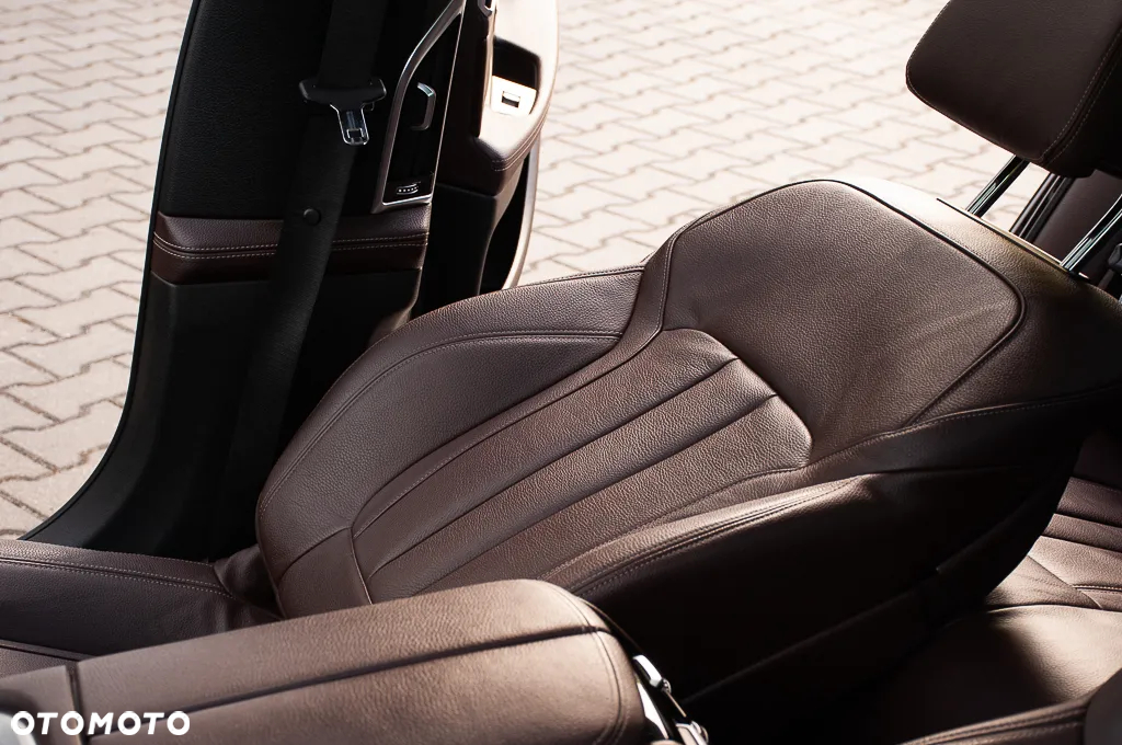 BMW Seria 7 730d sport - 34