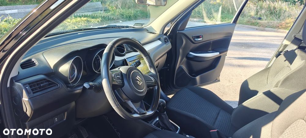 Suzuki Swift 1.2 Premium Plus CVT - 13