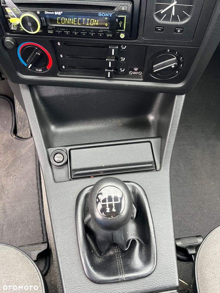 BMW Seria 3 316i - 16