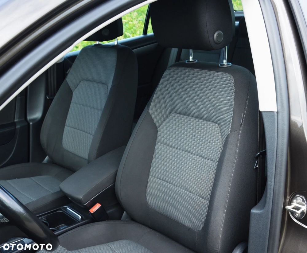 Volkswagen Passat - 20