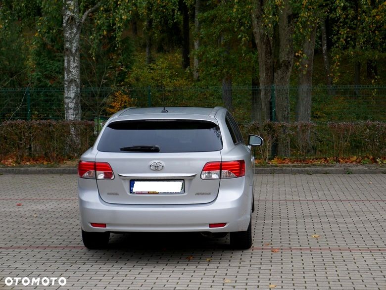 Toyota Avensis Touring Sports 1.8 Executive - 4