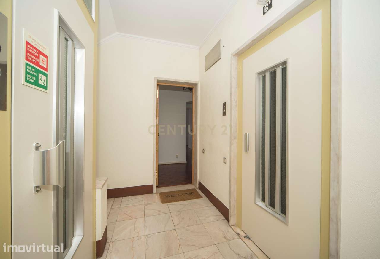 Apartamento T3 para Arrendamento - São Domingos de Benfica, Lisboa - Grande imagem: 4/35
