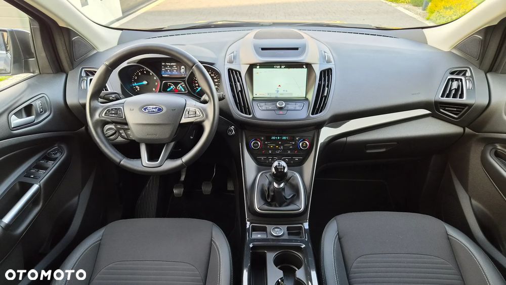Ford Kuga 1.5 EcoBoost 2x4 Titanium - 6