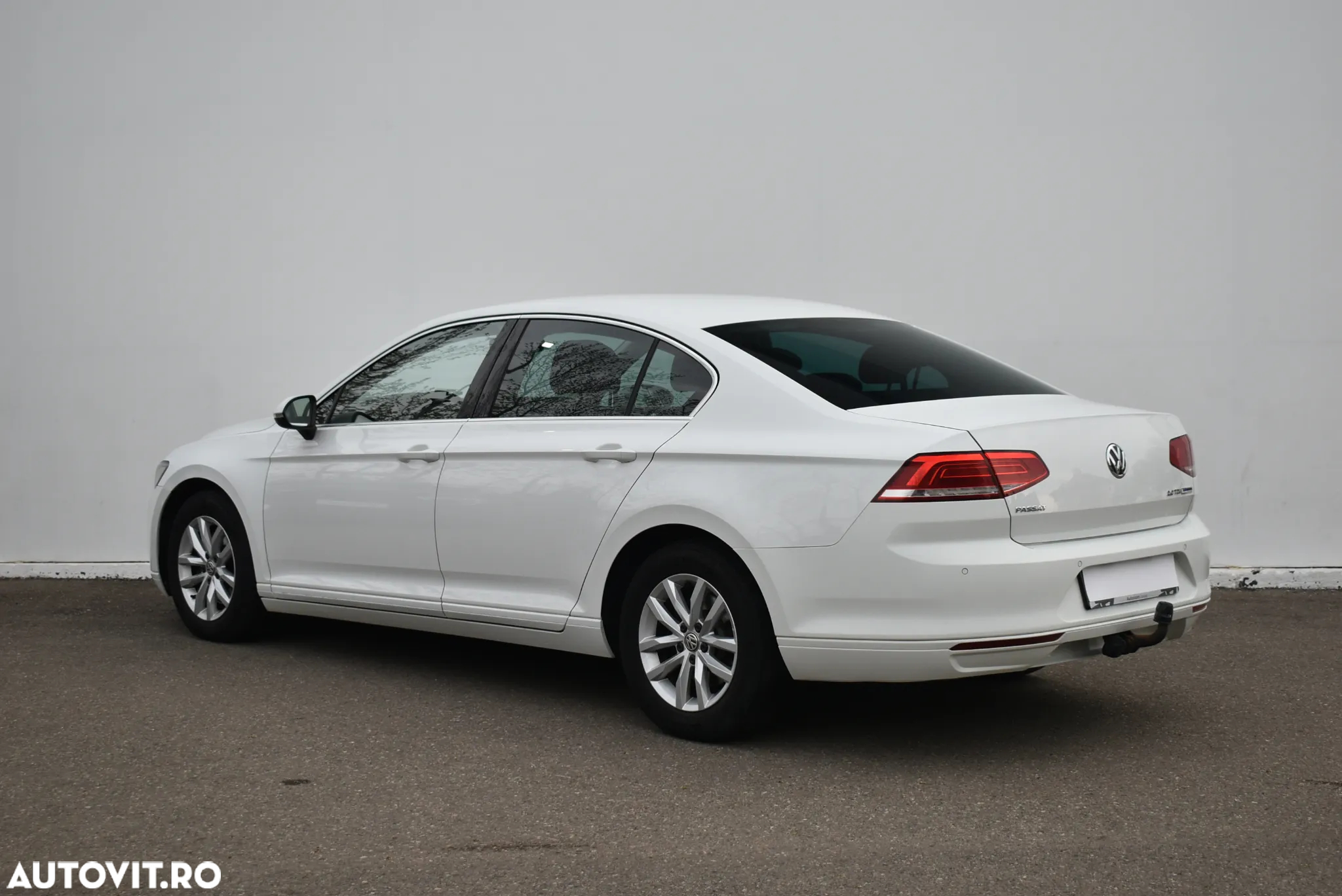 Volkswagen Passat 2.0 TDI DSG Comfortline - 16