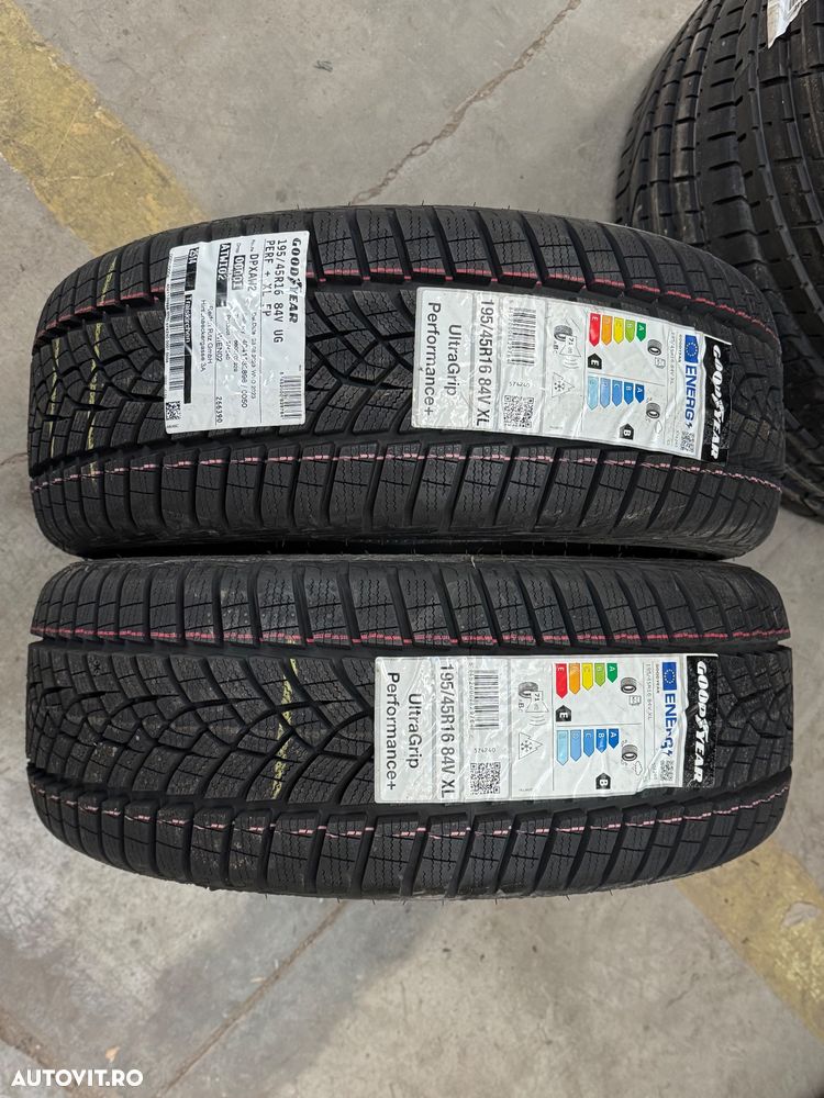Vând 2 anvelope 195/45/16 goodyear de iarnă noi - 1