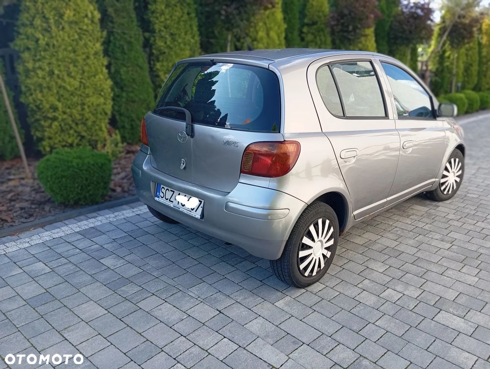 Toyota Yaris 1.0 Base - 2