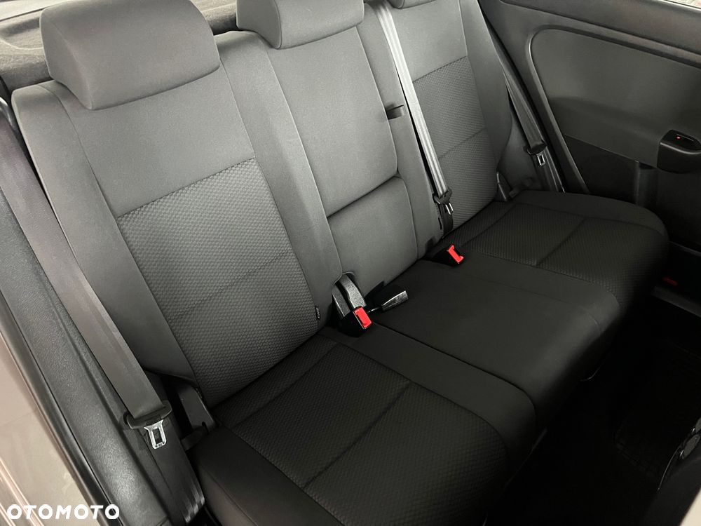 Volkswagen Golf Plus - 32