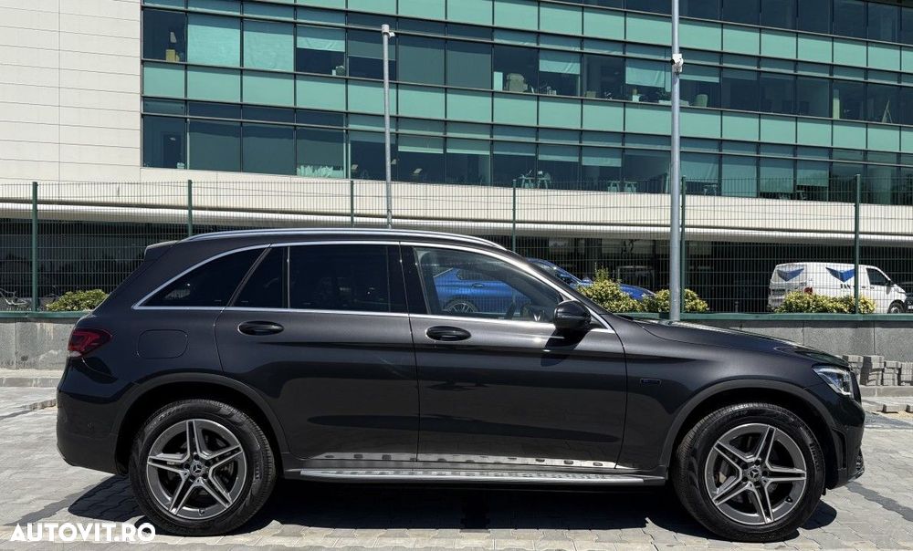 Mercedes-Benz GLC 300 e 4MATIC - 3