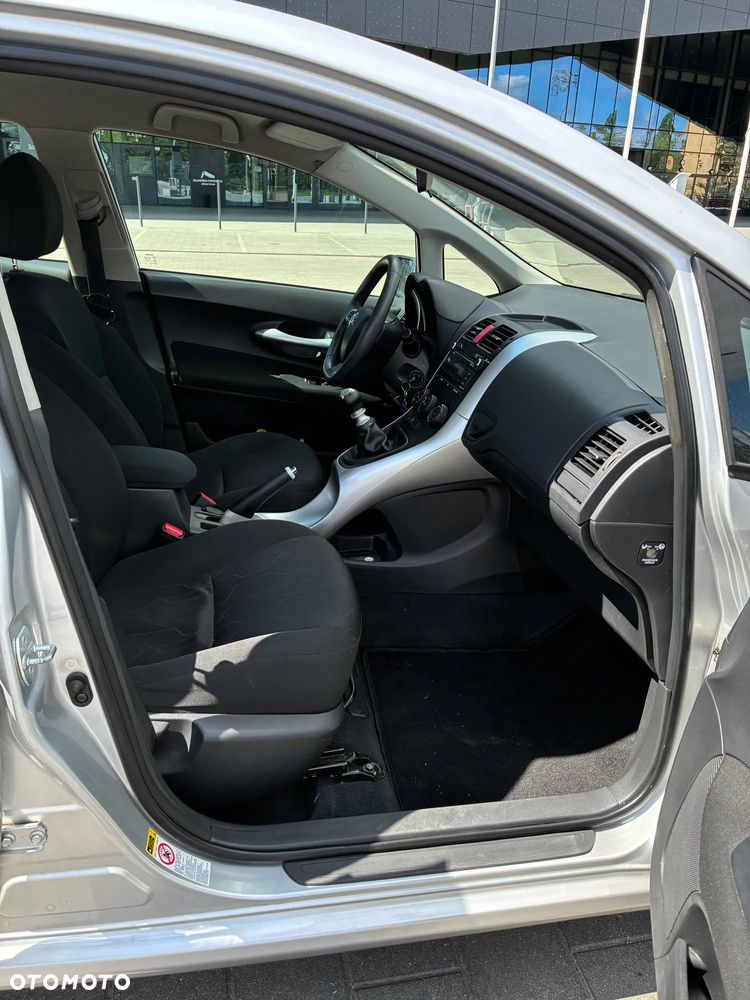 Toyota Auris 1.4 D-4D Luna - 9