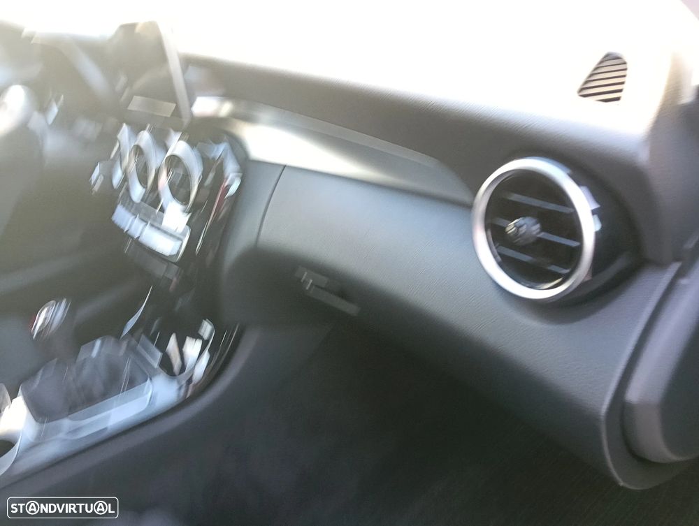 Mercedes-Benz C 200 - 22