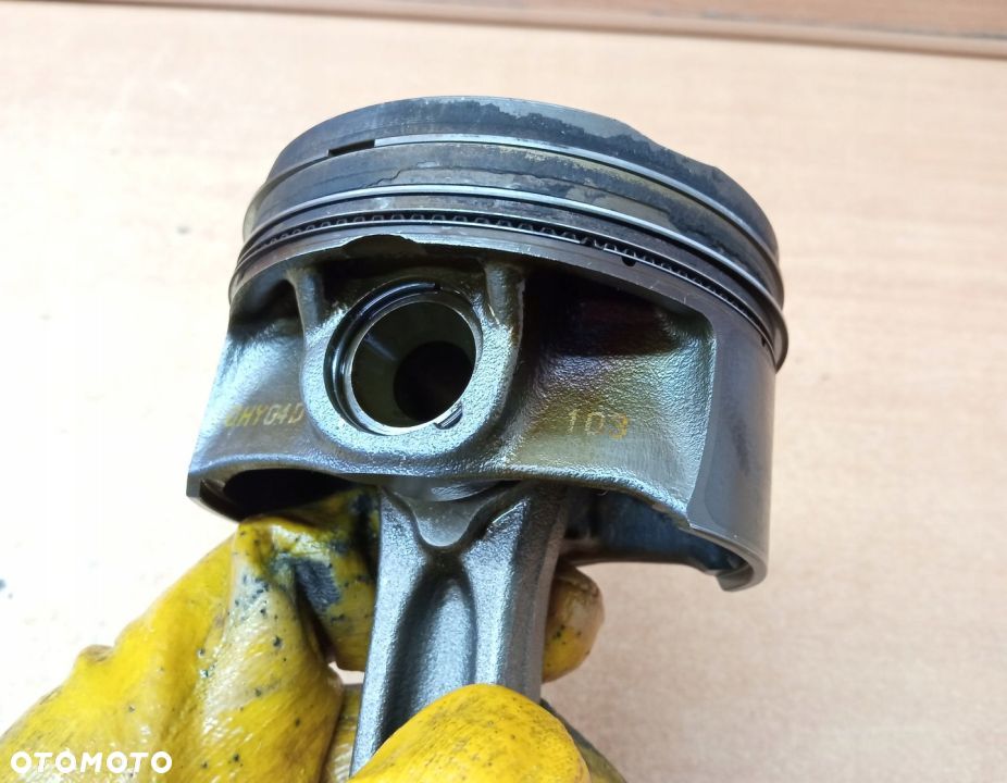 TŁOK Z KORBOWODEM VOLVO XC90 II 2.0 T6 B4204T27 - 3