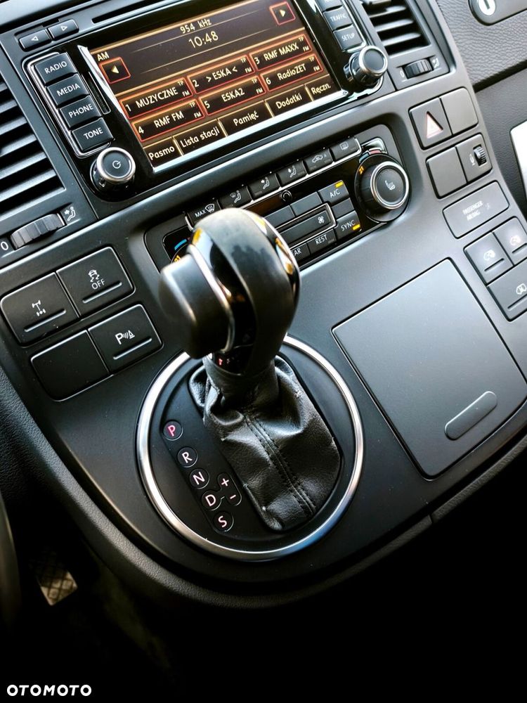 Volkswagen Multivan - 25