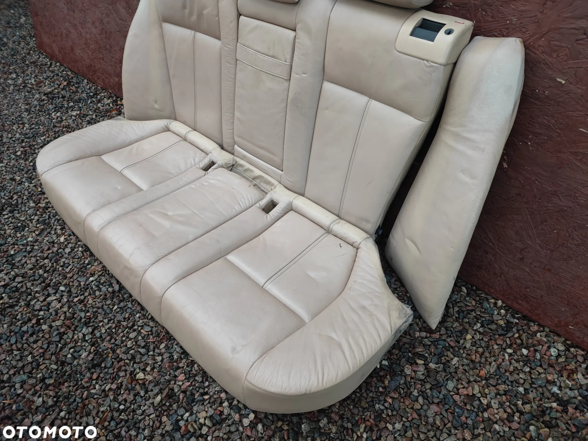 BMW E39 SEDAN ORYGINALNA KOMPLETNA KANAPA TYŁ SKŁADANA W KOLORZE BEŻOWYM / KREMOWYM / SANDBEIGE  O NR. 52 20 7 049 351 /  52 20 8 198 182 / 52 20 7 049 357 OEM - 4
