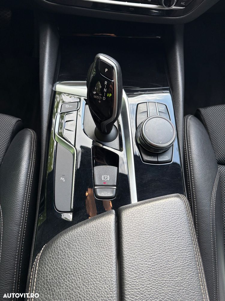 BMW Seria 5 525d Touring Aut. Sport Line - 10