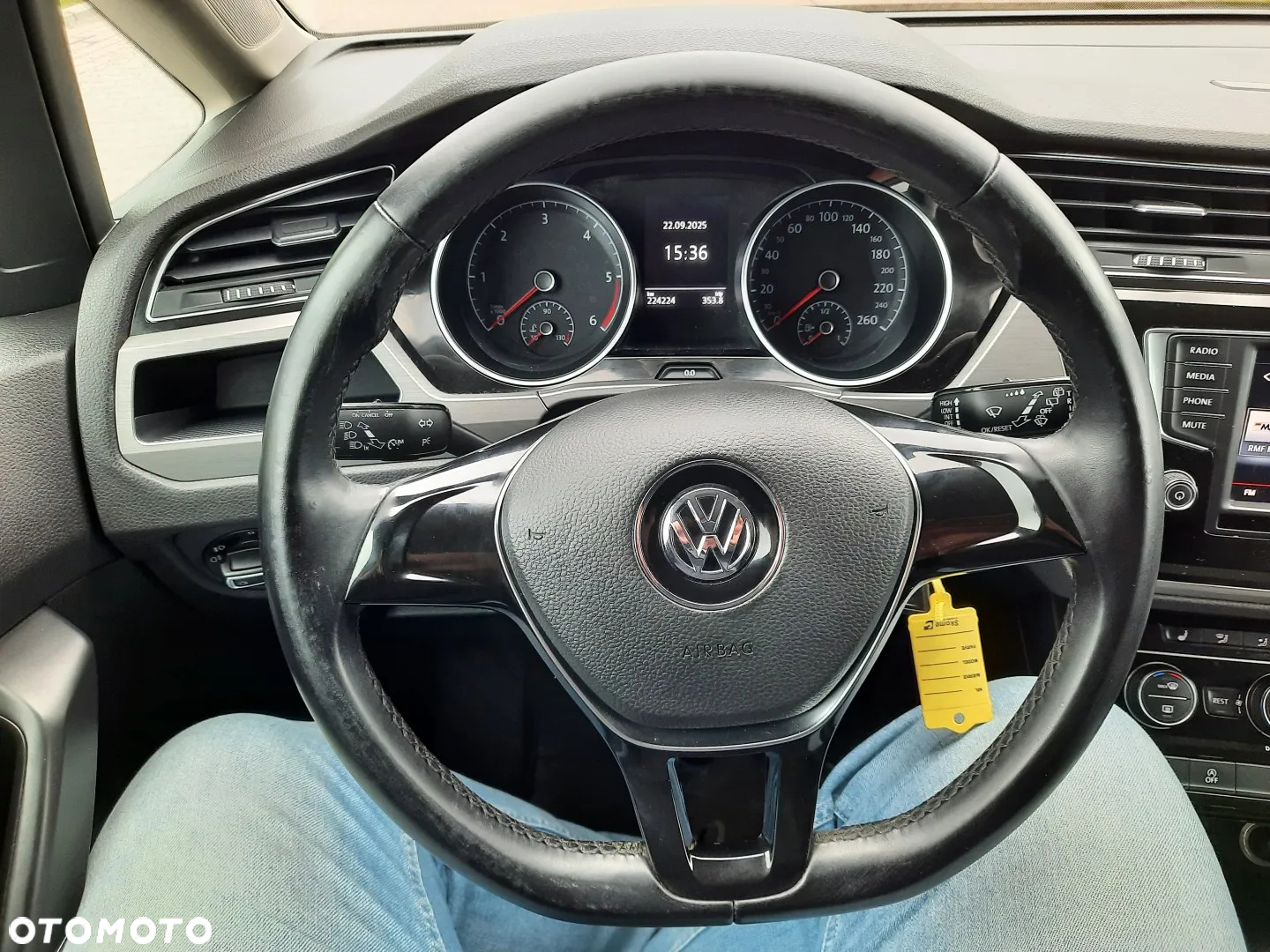Volkswagen Touran 1.6 TDI SCR BlueMotion Technology DSG Trendline - 28