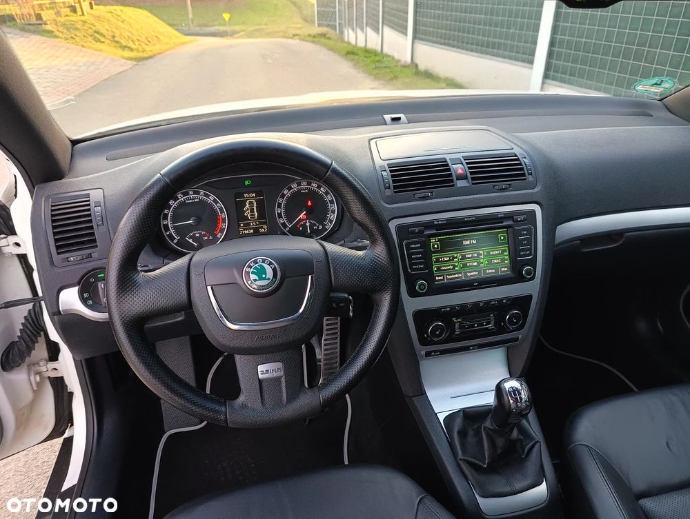 Skoda Octavia 2.0 TDI CR DPF RS - 27