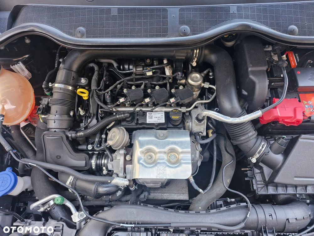 Ford Fiesta 1.0 EcoBoost S&S TITANIUM - 24
