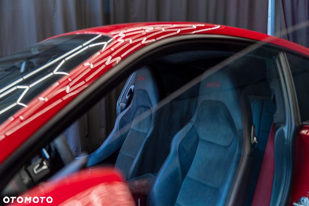 Porsche 911 Carrera GTS PDK - 10
