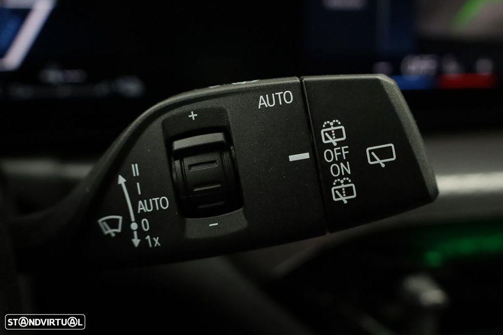 BMW 330 e Edição Desportiva M Auto - 18