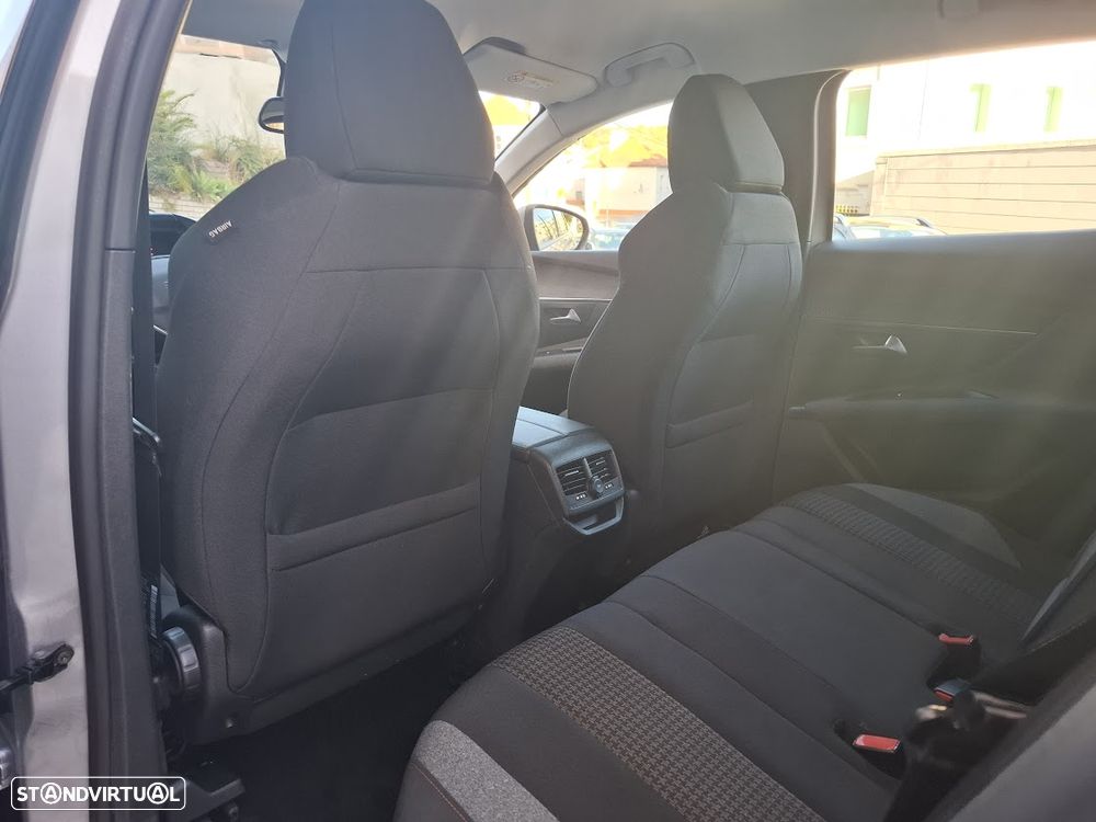 Peugeot 3008 PureTech 130 Stop & Start GPF EAT8 Active Business-Pack - 32