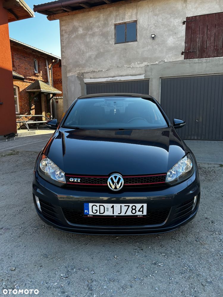Volkswagen Golf - 6
