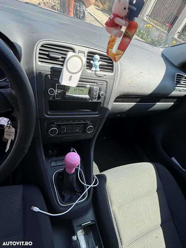 Volkswagen Golf - 8