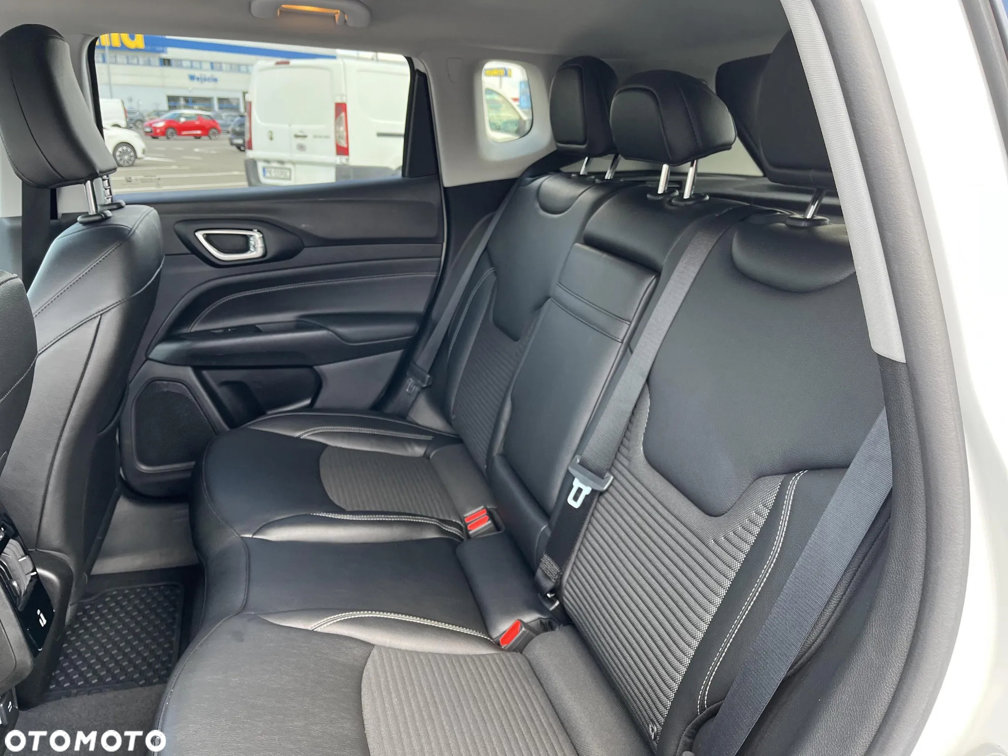 Jeep Compass 1.3 TMair Night Eagle FWD S&S - 16