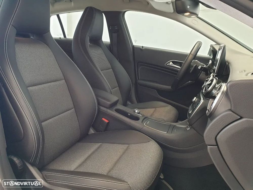 Mercedes-Benz CLA 180 - 3
