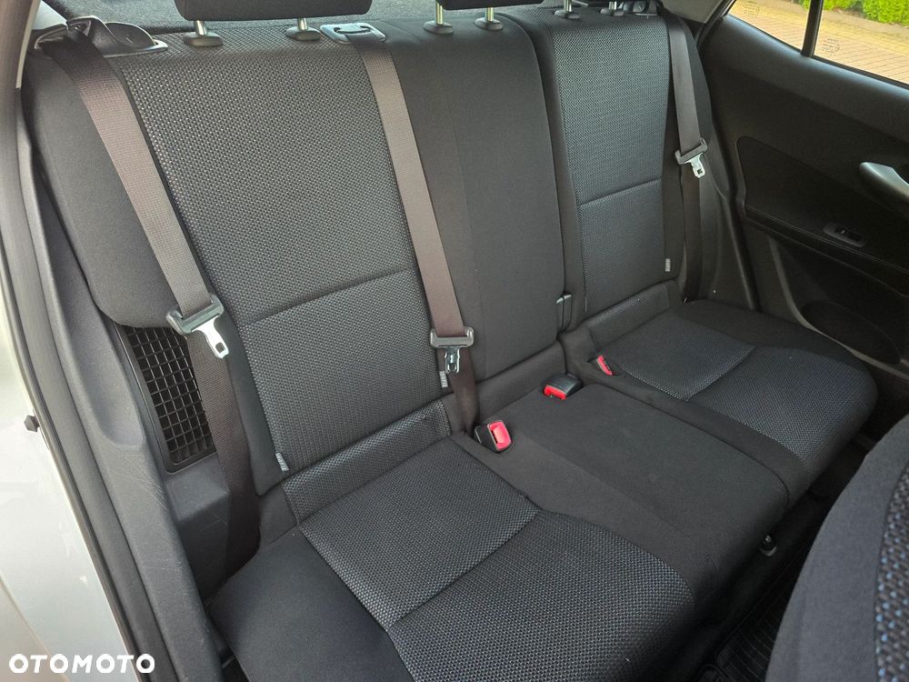 Toyota Auris 1.8 HSD Sol - 21