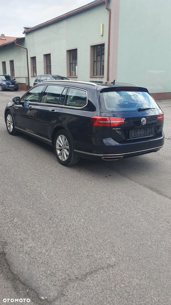 Volkswagen Passat Variant 2.0 TDI SCR 4Motion DSG Highline - 5