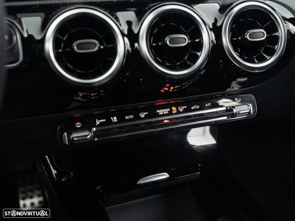 Mercedes-Benz CLA 250 e AMG Line - 25