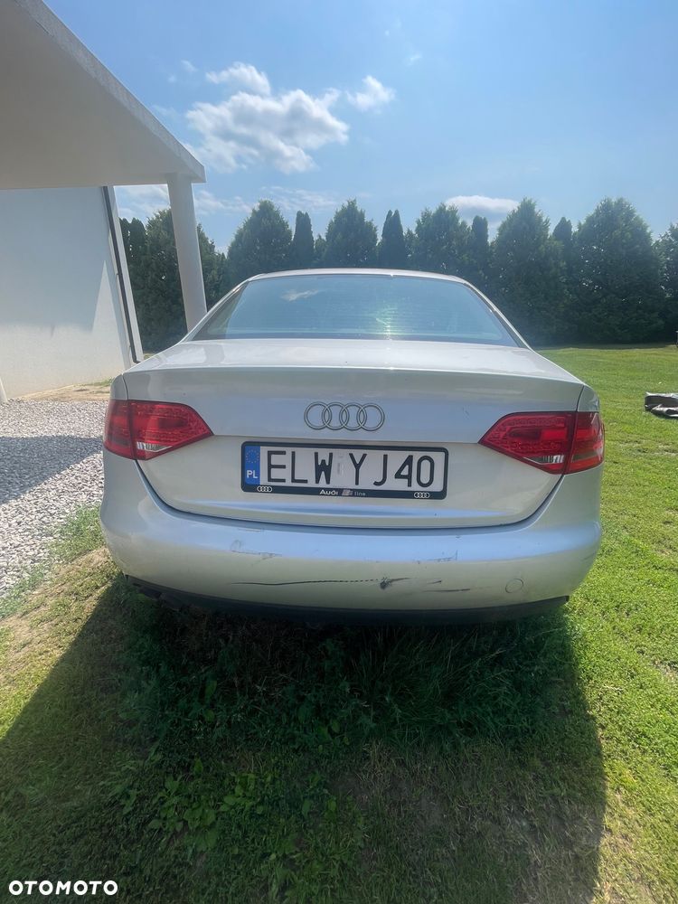 Audi A4 Limousine - 4