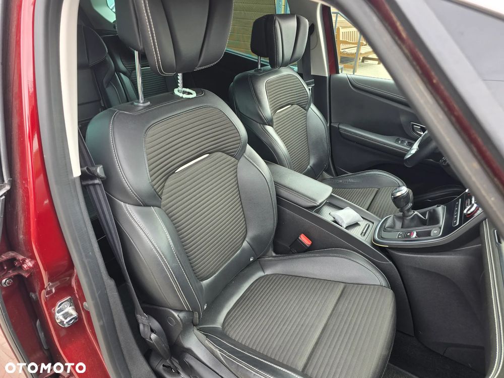 Renault Grand Scenic - 16