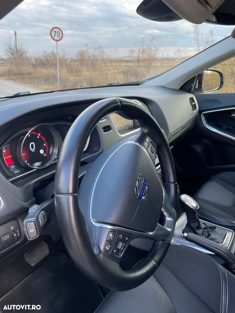 Volvo V40 D3 Aut. Summum - 9