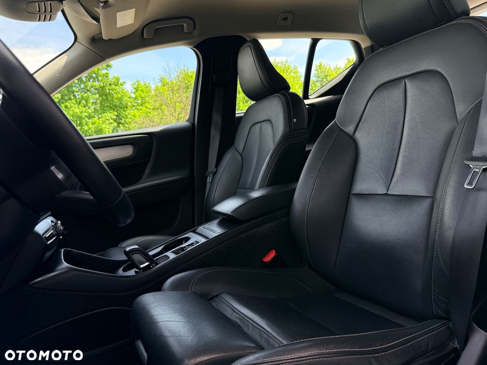 Volvo XC 40 D4 AWD Geartronic Momentum Pro - 10