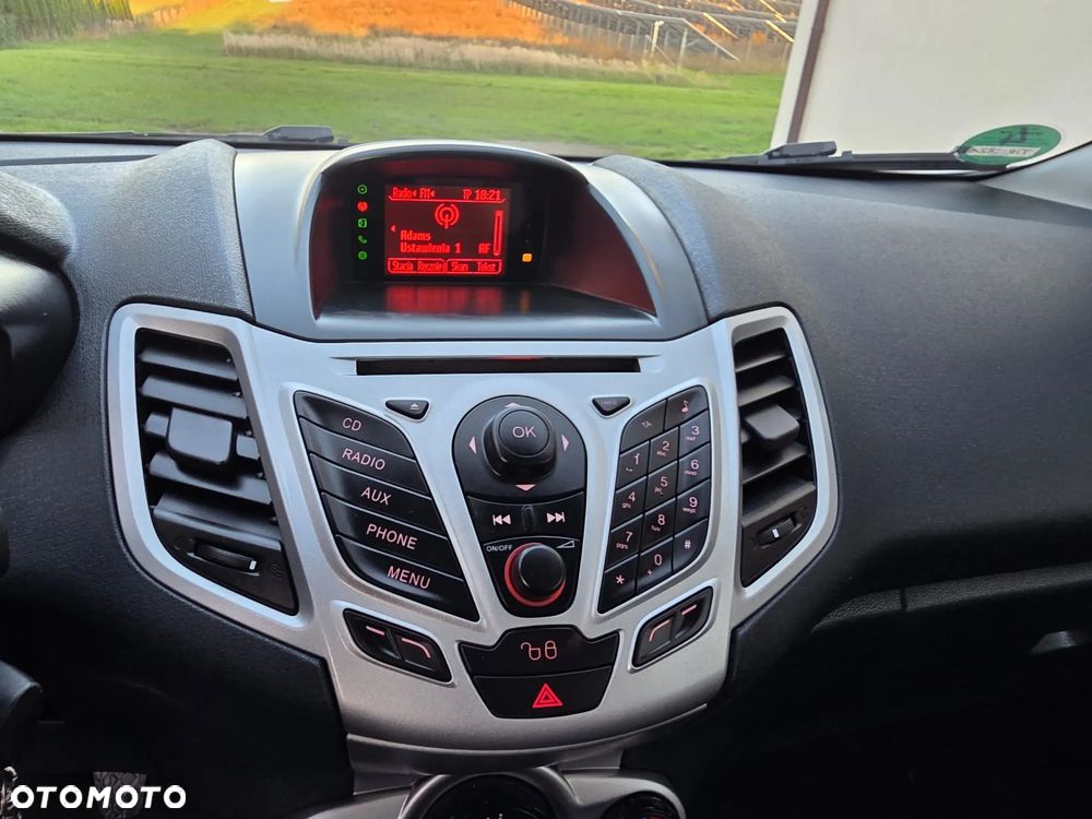 Ford Fiesta 1.25 Champions Edition - 17