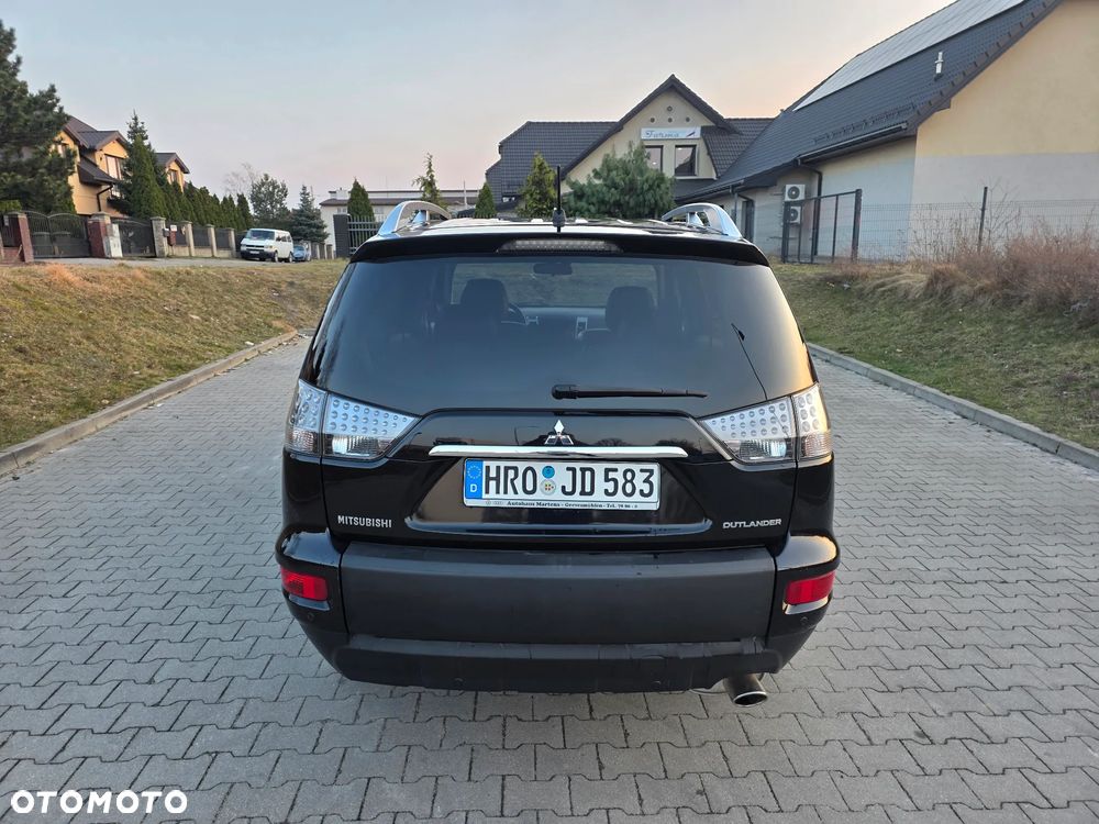 Mitsubishi Outlander - 12