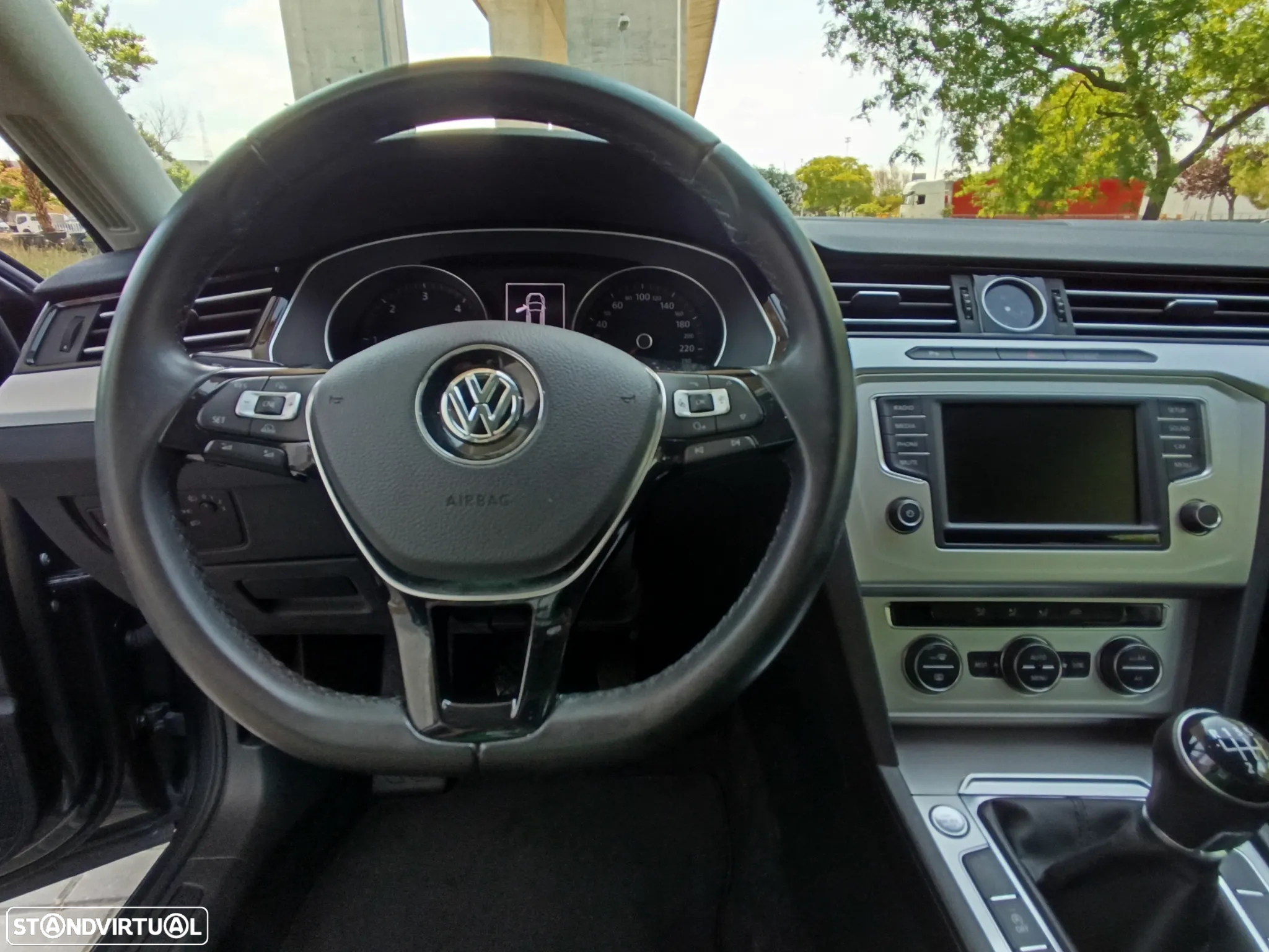 VW Passat Variant 1.6 TDI Highline - 11