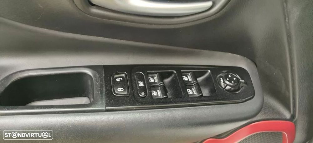 Jeep Renegade 1.3 TG Trailhawk - 25