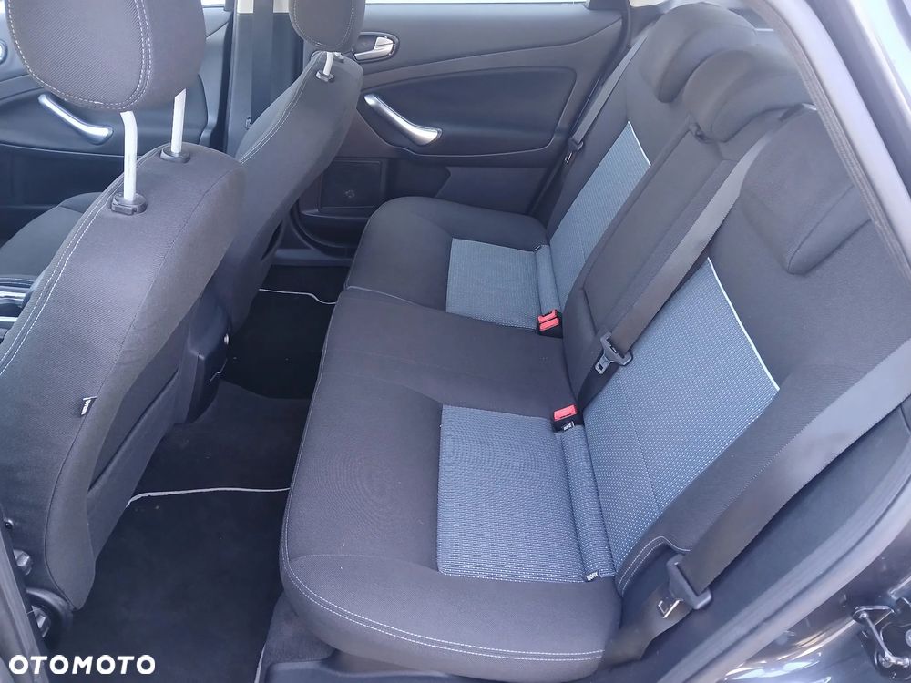 Ford Mondeo - 13