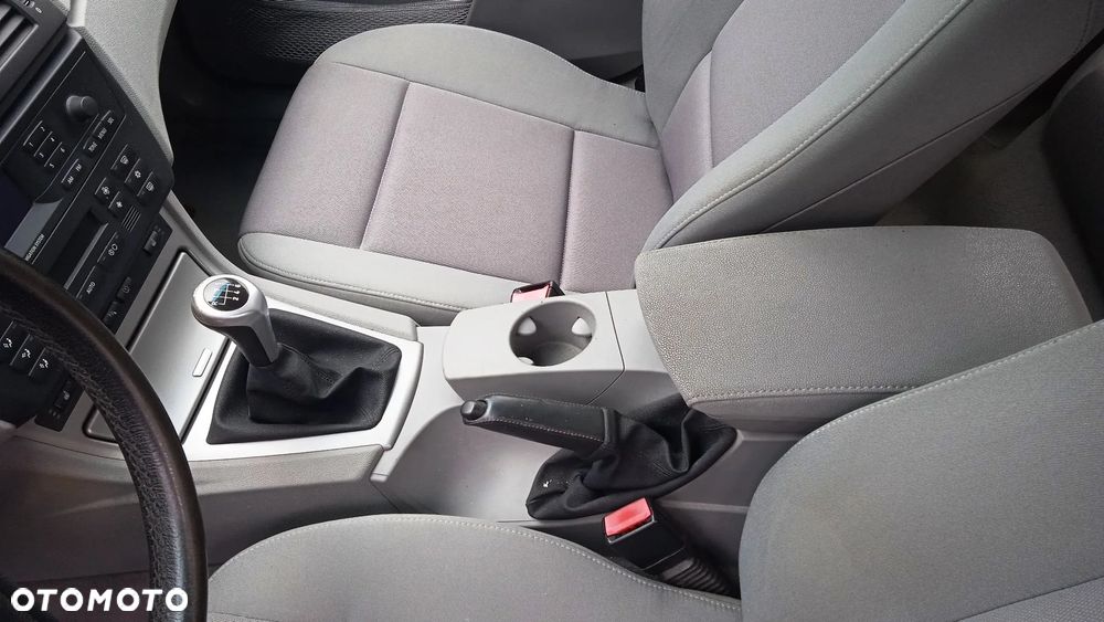 Deska rozdzielcza zegary kierownica airbag radio panel klimatyzacji kratki manetka przełącznik świateł BMW X3 E86 - 3