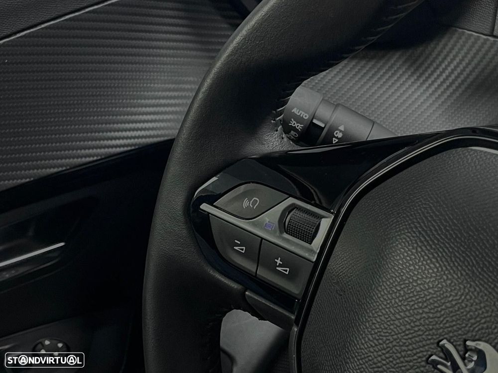Peugeot e-208 Allure Pack - 13