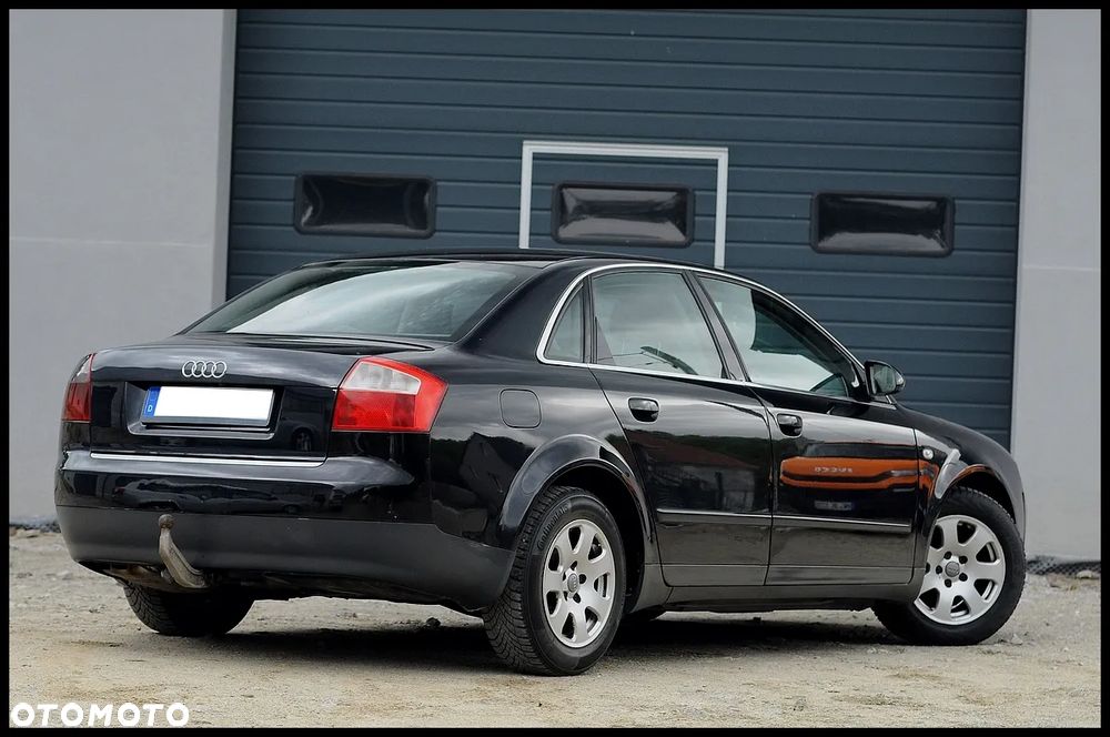 Audi A4 Limousine - 4