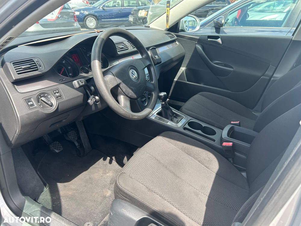 Volkswagen Passat 2.0 TDI Comfortline - 4