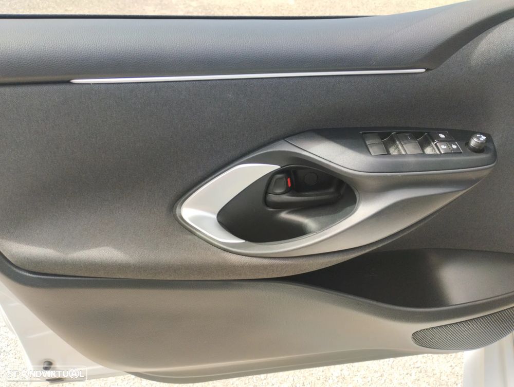 Toyota Yaris 1.5 HDF Comfort Plus - 11