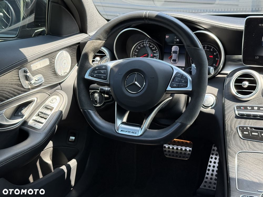 Mercedes-Benz Klasa C AMG 63 - 29