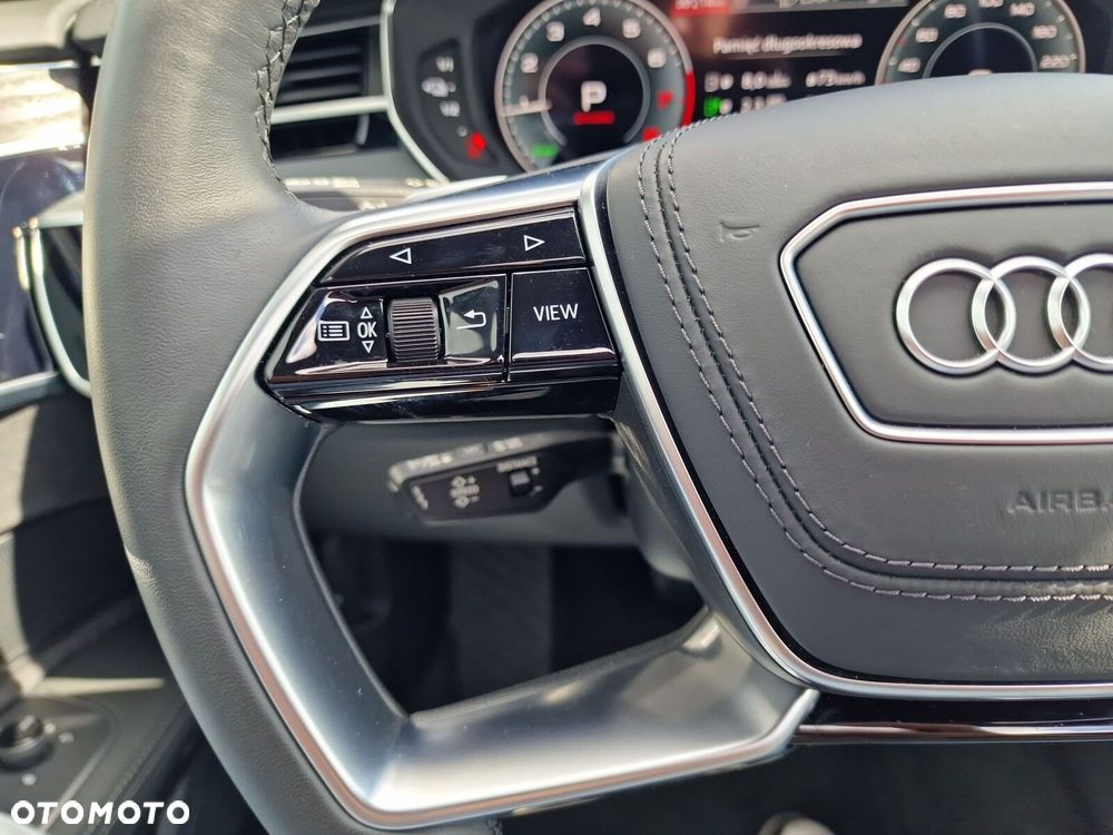 Audi A8 - 30