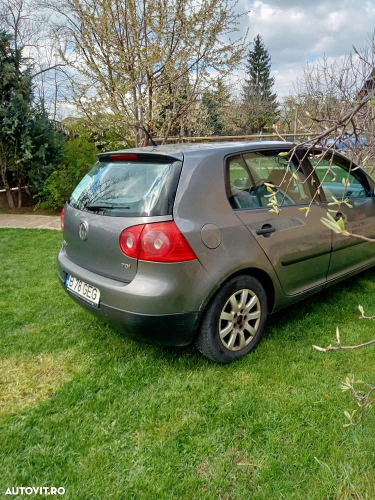 Volkswagen Golf 1.6 TDI DPF Comfortline - 3
